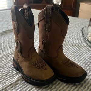 Kids Boots - Embroidered Toe